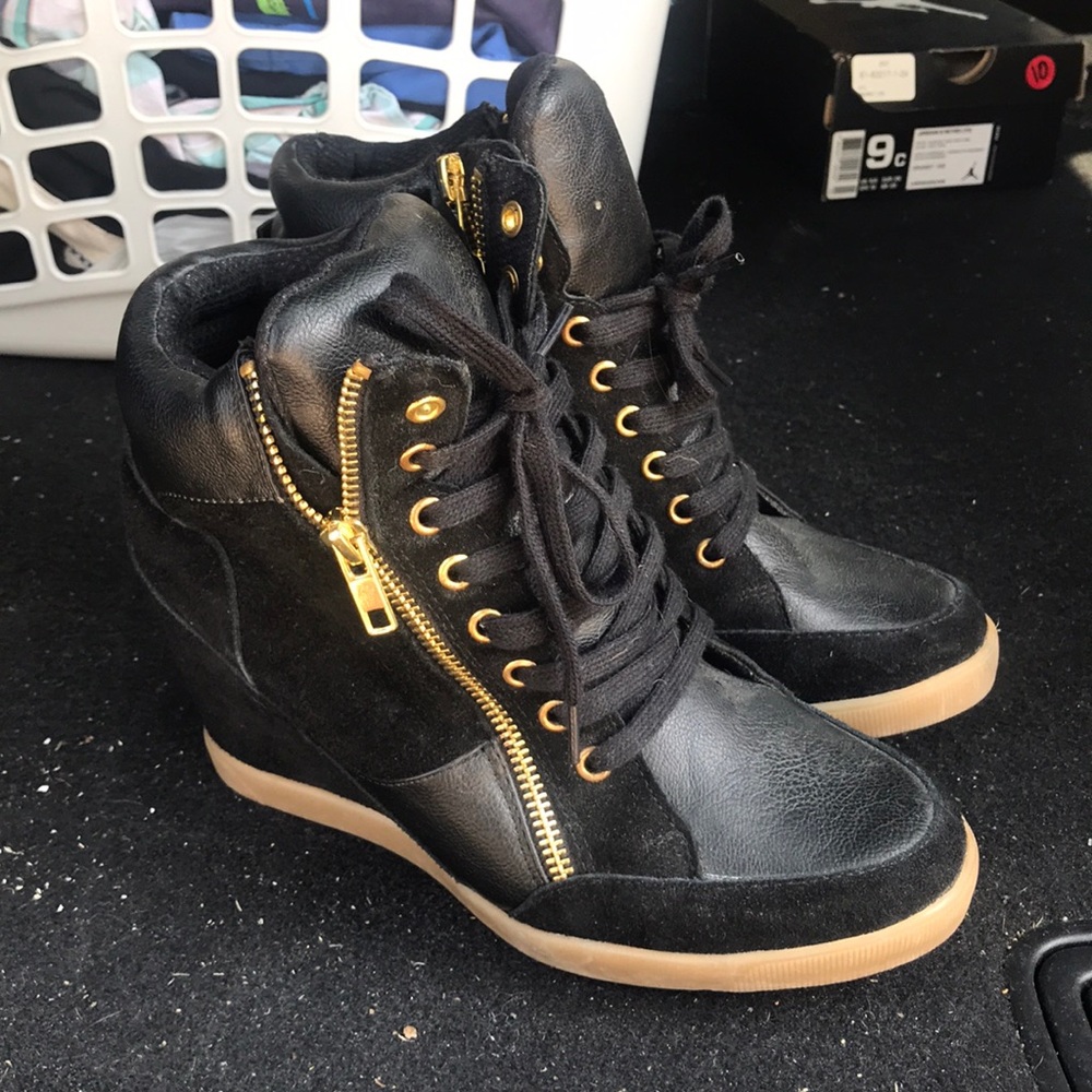 Steve Madden wedged boots